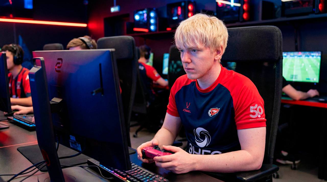 Киберфутболисты «ФАКЕЛ ЯМАЛ» вышли в Премьер-лигу